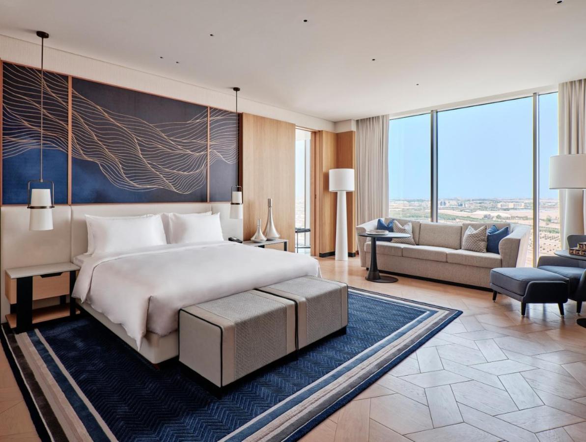 Grand Hyatt Kuwait Hotel Kuwait City Luaran gambar A guest room at the hotel
