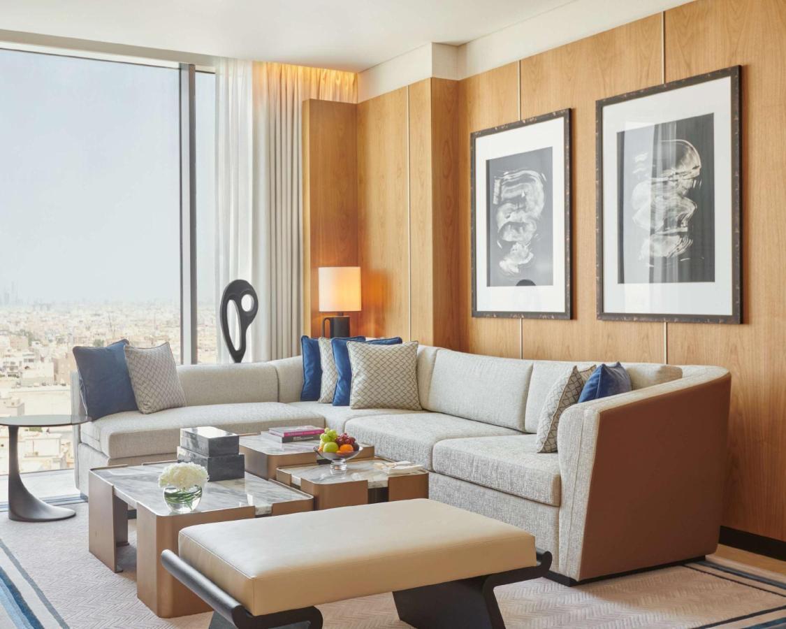 Grand Hyatt Kuwait Hotel Kuwait City Luaran gambar A living room at the Ritz-Carlton, Riyadh
