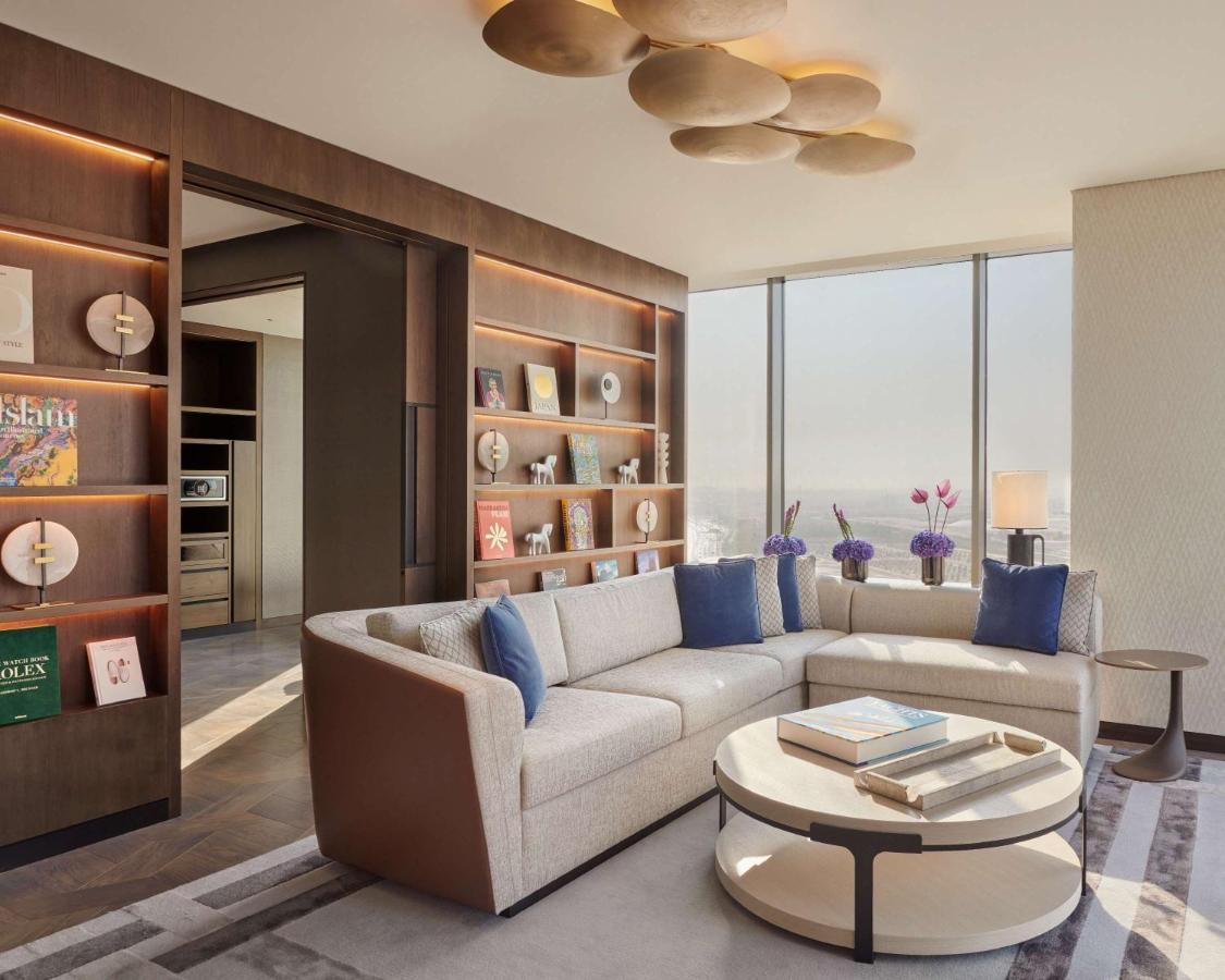 Grand Hyatt Kuwait Hotel Kuwait City Luaran gambar A living room at the Ritz-Carlton, DIFC