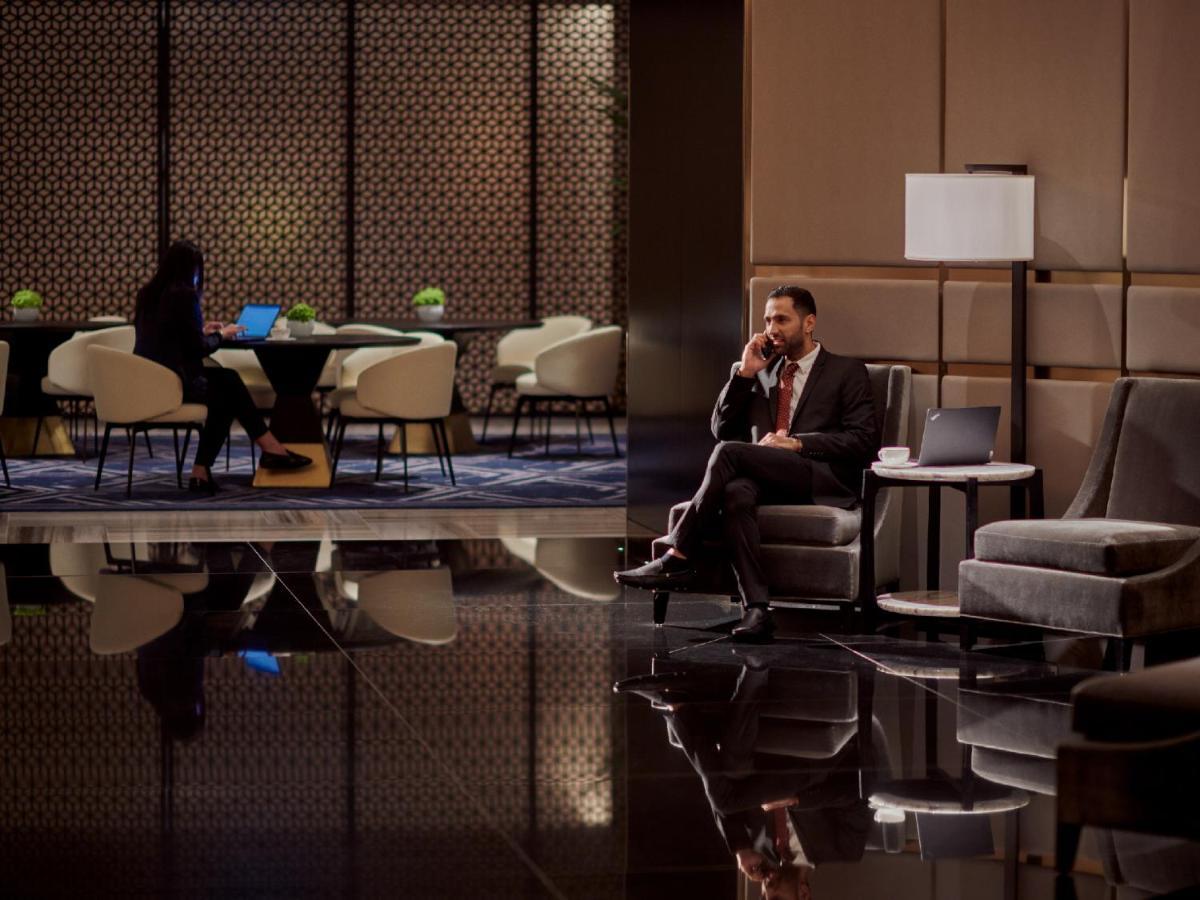 Grand Hyatt Kuwait Hotel Kuwait City Luaran gambar The Lounge at the airport
