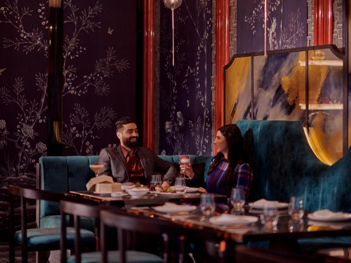 Grand Hyatt Kuwait Hotel Kuwait City Luaran gambar The interior of the restaurant