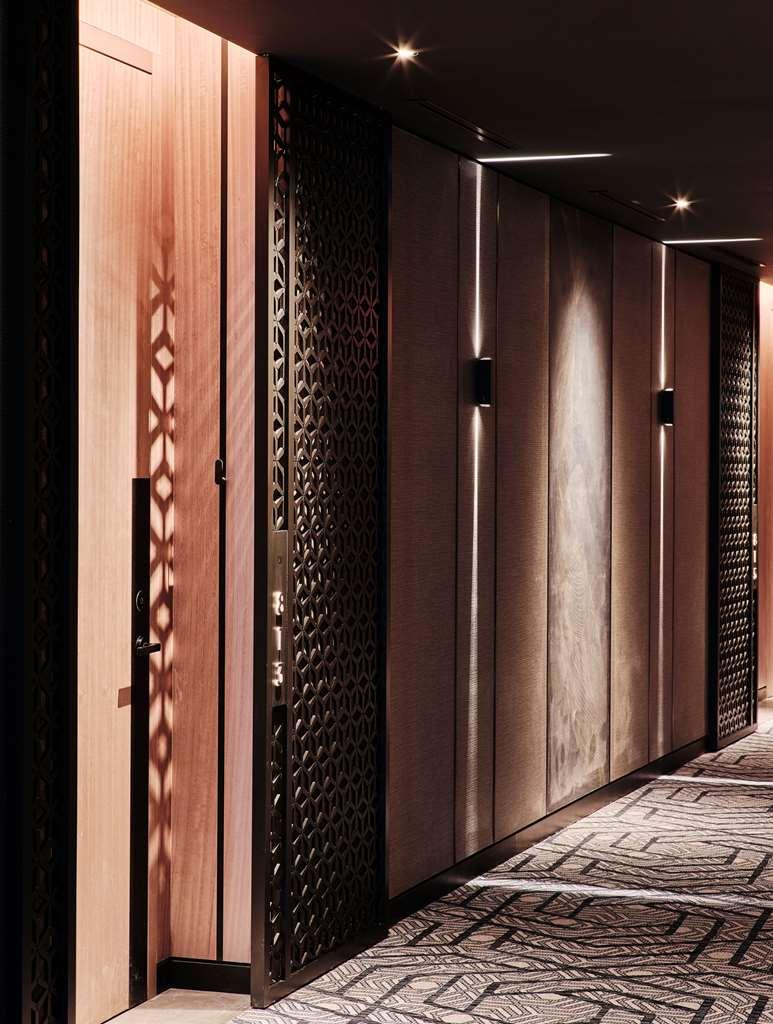 Grand Hyatt Kuwait Hotel Kuwait City Bilik gambar Doors of the hotel